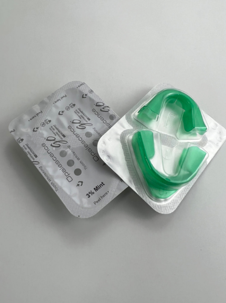 ウルトラデント オパレスセンス ゴー ホワイトニングパッチ  - Teeth Whitening Opalescence Go のレビューと価格